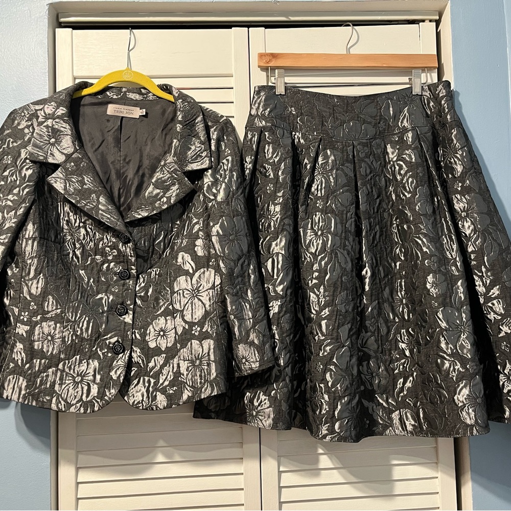 Rickie Freeman Teri Jon Skirt Suit